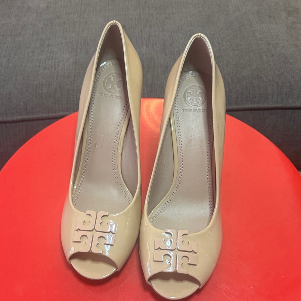 Tory Burch Women's Beige Peep-Toe Pumps Size 11